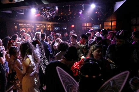 The 15 Best Gay Bars In Nyc Purewow