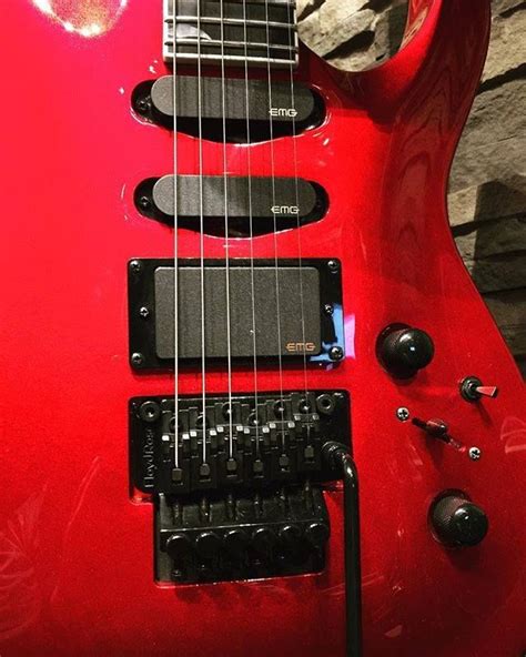 A Closer Look At The Neck Through Kramer Sm 1 With Emg Pickups And