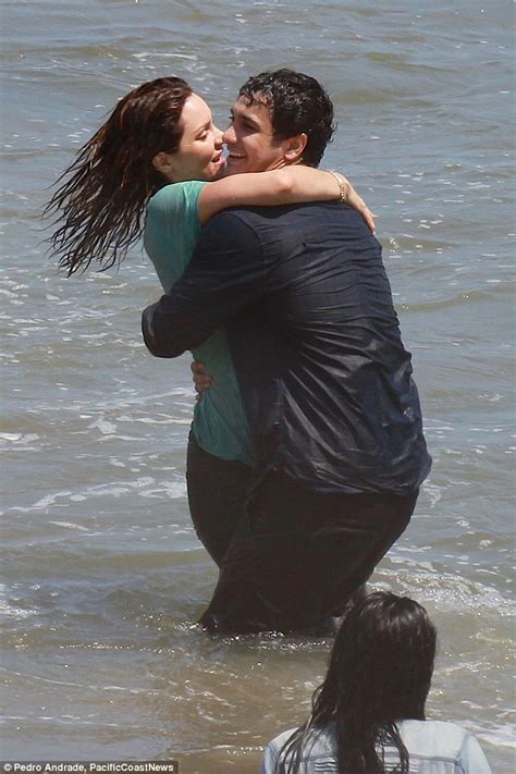 Katharine Mcphee And Elyes Gabel Kiss In The Sea For Scorpion Tv Series