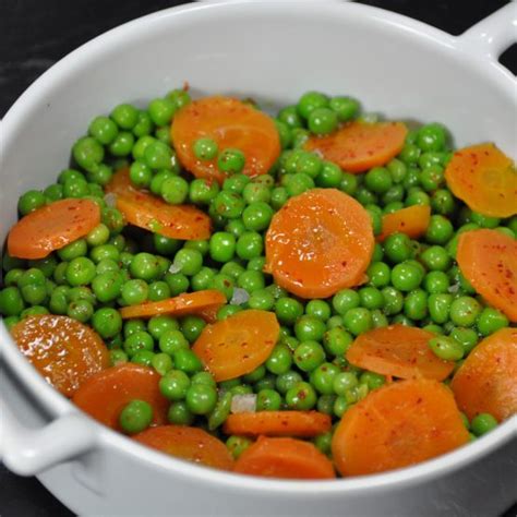 Petits pois et carottes étuvées