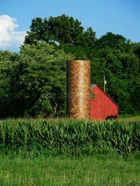 Red Barn And Silo Stock Image Image Of Agriculture Barn 17844323