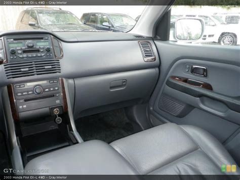 Gray Interior Photo For The 2003 Honda Pilot Ex L 4wd 49185185