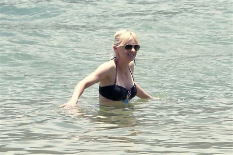 anna faris looks hot in skimpy black bikini at the beach in hawaii porn pictures xxx photos