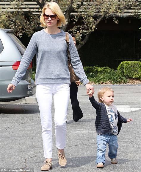 January Jones And Xander Go For Walk With Grandma Daily Mail Online