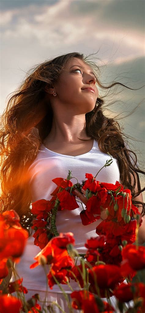 Wallpaper Girl Hairstyle Red Poppy Flowers Sunshine 3840x2160 Uhd 4k Picture Image