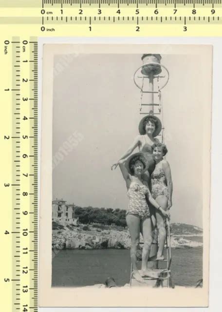 1950s Three Hairy Armpits Women On Beach Buoy Ladies Abstract Vintage Old Photo 1499 Picclick