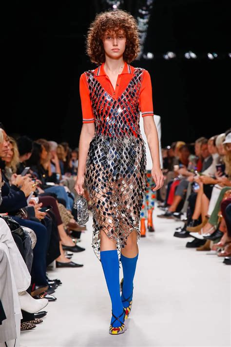 Jun 02, 2021 · noticias del mundo laboral y actualidad política de argentina. Paco Rabanne: Spring 2020 | Fashion, Ready to wear, Live ...