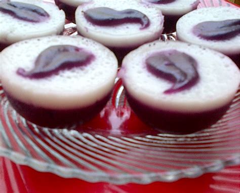 Mungkin selain rasa, kue klepon yang terbuat dari ubi ungu ini tentu saja terlihat berbeda dari segi warnanya namun memiliki rasa yang. √ Resep Kue Talam Ubi Jalar Ungu Kukus Enak Praktis ...