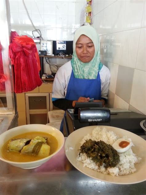 Temerloh in pahang, malaysia is known as the capital for ikan patin because of its fish farms and also its restaurants offering savoury ikan patin masak tempoyak (silver catfish cooked in fermented durian gravy).10. Life is colorful: Ikan Patin Masak Tempoyak di R&R Temerloh