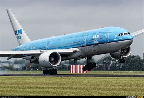 Ph Bqn Klm Asia Boeing 777 200er At Amsterdam Schiphol Photo Id