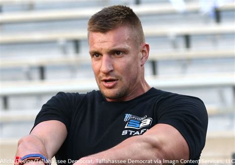 Search, discover and share your favorite rob gronkowski gifs. Tom Brady ribs Rob Gronkowski for being so skinny