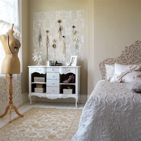 Gabrielle is the founder of décor site, savvy home, and has been a writer and editor for home décor and lifestyle publications for almost 10 years. Tips and Ideas for Decorating a Bedroom in Vintage Style