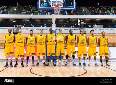 London Uk 29th Oct 2015 The London Lions Team Pose Before The Stock