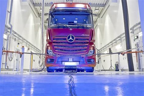 Daimler und Volvo entwickeln Brennstoffzellen für Lkw General Anzeiger