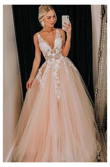 Pin By On Dresses ⭐️ In 2020 Prom Dresses Lace Pretty Prom Dresses