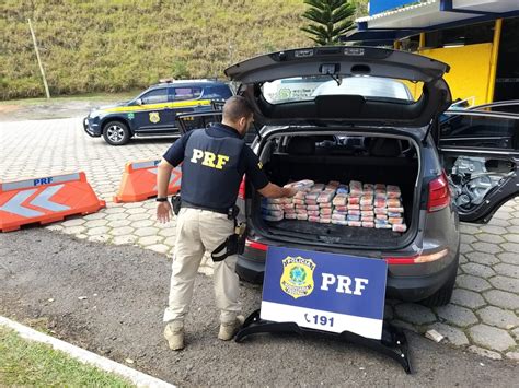 Homem é preso após ser flagrado transportando 99 tabletes de maconha em