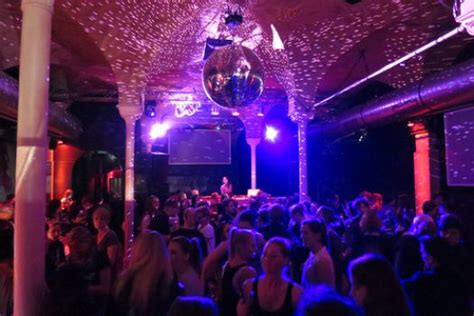 Berlin Lesbian And Gay Nightlife Bars And Clubs Ellgeebe