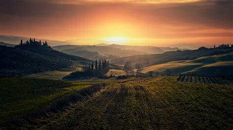 Tuscany Valley And Grass Field During Sunset Hd Nature Wallpapers Hd