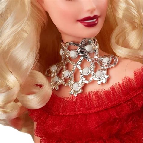 Barbie Signature Poupée De Collection Tenue De Noël Robe Rouge Cintrée