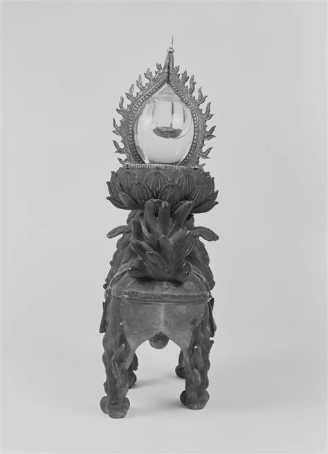 Reliquary In The Shape Of Flaming Jewel On A Lion｜nara National Museum