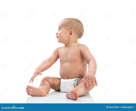 Niño Desnudo Lindo Del Bebé Que Mira Para Arriba Foto De Archivo