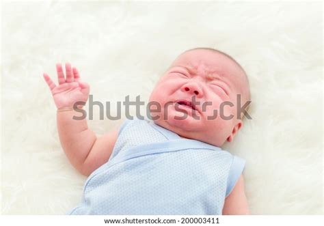 Newborn Baby Cry Stock Photo 200003411 Shutterstock