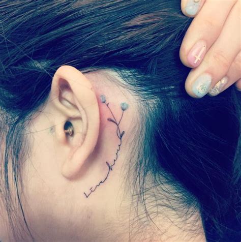 These stalwart designs can elevate your physical presentation to seriously unexpected heights. 50+ Cute Behind The Ear Tattoos For Women (2021) Small Designs