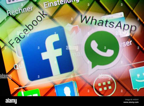 Apps Of Whatsapp And Facebook On A Smartphone Display Apps Von