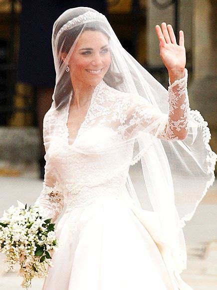 The 10 hidden details in kate middleton's wedding dress you totally missed. Kate Middleton Wedding Gown Design | Everything About Design
