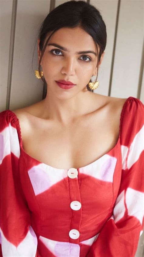 ശ്രിയ പിൽഗോങ്കർ Shriya Pilgaonkar Web Stories Manorama Online