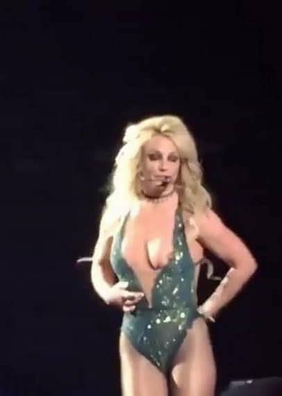 Britney Spears Wardrobe Malfunction At Concert In Las Vegas 3