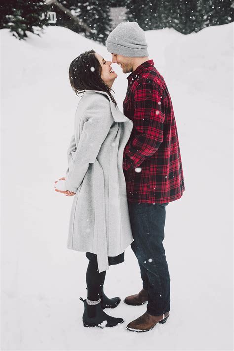 Winter Engagement Session In The Snow Luma Weddings Winter Engagement