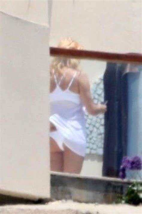 Pamela Anderson Nip Slip In Her Malibu Mansion Scandal