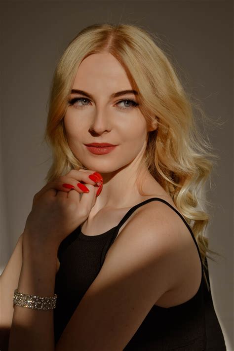 Merveilleuse Katerina 22 Ans De Rivne Avec Aux Cheveux Blond Id