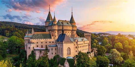 20 Most Beautiful Castles In The World Famous Palaces To Visit