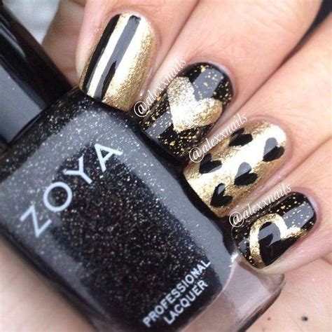 Decoración de uñas con color negro. 11 Diseños de Uñas en Color Dorado - ε Diseños de Uñas ...