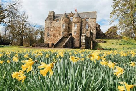 5 Picturesque Castles Less Than An Hour From Glasgow