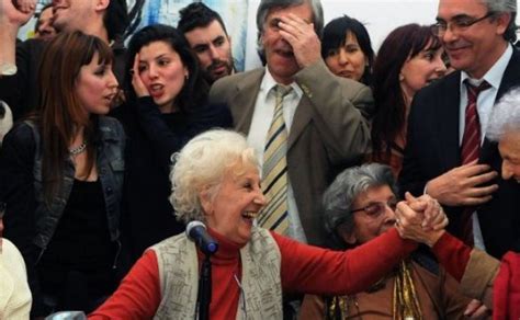 Abuelas De Plaza Mayo Festejan Hallazgo De Una Nieta Más