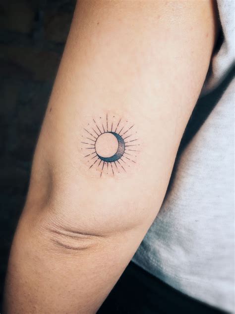 Combination Minimalist Sun And Moon Tattoo Google Search Sun