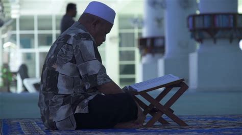 Muslim Muslims Man Reading Holy Qoran Prayer Stock Footage Sbv