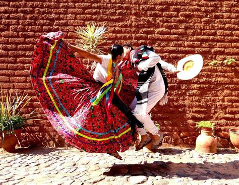 Infografia Danzas Mexicanas Buscar Con Google Trajes Tipicos De My