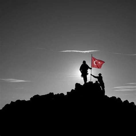 Ticari kullanım için ücretsizdir kaynak gösterilmesi gerekmez telif hakkı ücretsizdir. Zirveye Bayrak dikmek, 2020 | Bayrak, Askeriye, Askeri