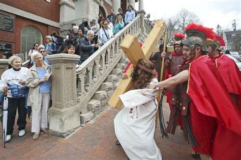 Photos Portland Church Reenacts Stations Of The Cross On Good Friday