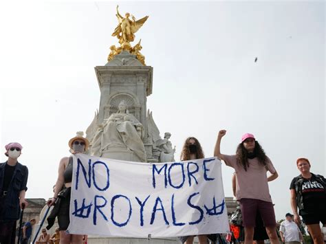 Britains Monarchy Is Dying And No Pr Can Save It Politics