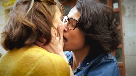 Besos 💋 Lesbian Kiss En El Contacto Cero Ana And Lucía 🏳️‍🌈 Web Series