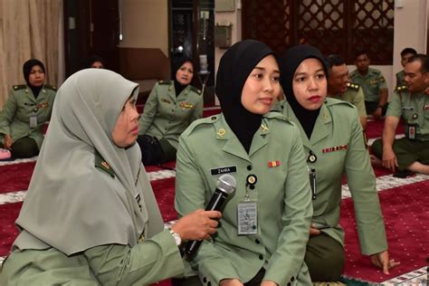 Thanks to him to show me the right path. Tentera Wanita Peluk Islam