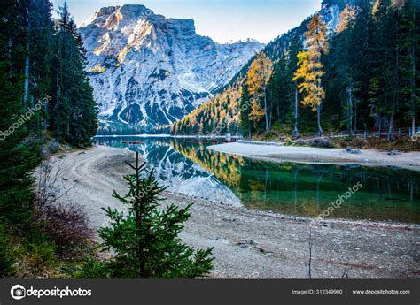 Lake Lago Braies Dolomites Mountains Sudtirol Italy — Stock Photo