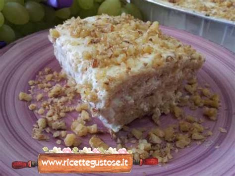 Lavate, pelate e tagliate a pezzi mele e pere e aggiungetele al mosto insieme ai fichi spezzettati. Tiramisù - Ricetta tiramisu al mosto d'uva
