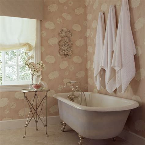 12 Ways To Use Floral Decor In Your Bathroom