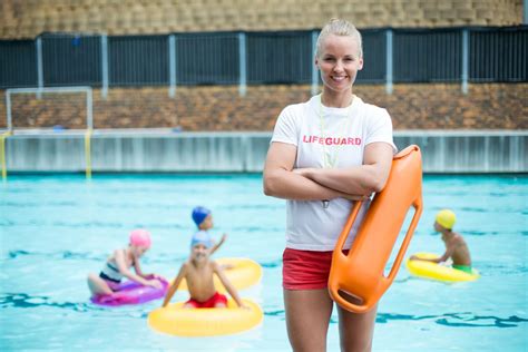 10 things lifeguards don t tell you aquamobile swim school